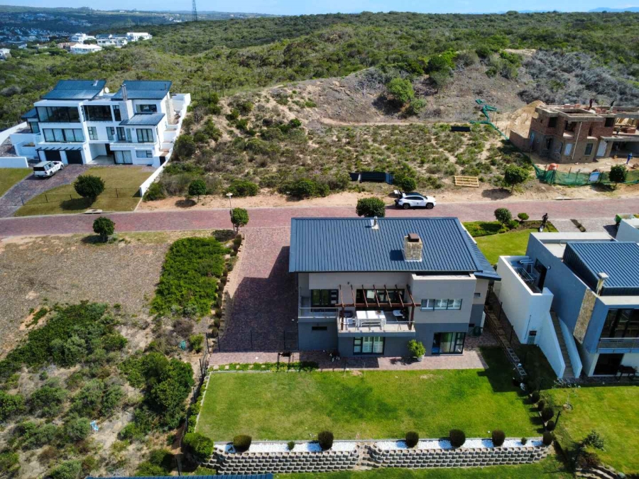 5 Bedroom Property for Sale in Stilbaai Oos Western Cape